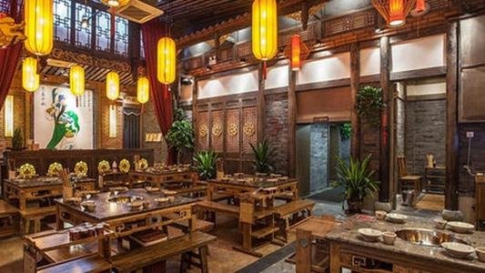 小龙坎火锅用扫帚捣制冰机,餐饮行业在食品制作过程当中有什么注意事项?