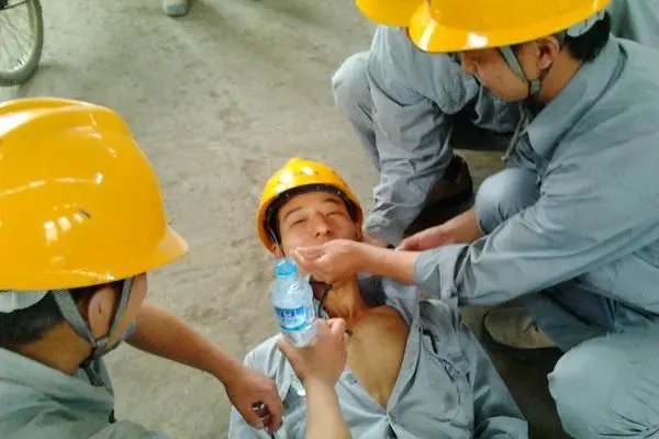 男子患热射病多脏器受损像煮过一样,导致其患上这种病的原因是什么?