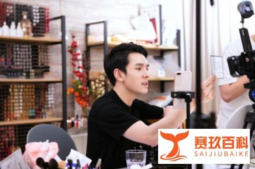 李佳琦成为人大代表候选人,被质疑学历造假,他是这样回应的
