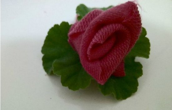 怎样用衣服叠花
