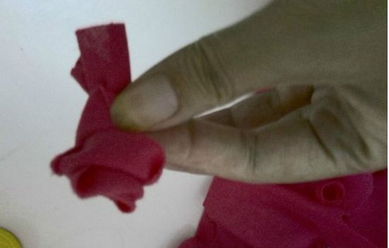 怎样用衣服叠花