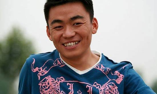 王宝强疑似新恋情曝光，感情受挫后如何摆脱过去的阴影？