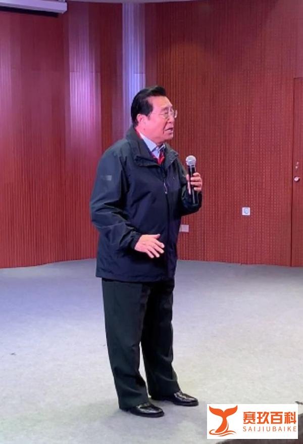 81岁李双江近照，走路需要人搀扶，儿子至今未出狱晚年十分凄凉