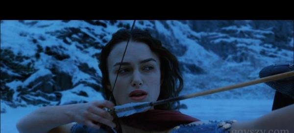 亚瑟王 | 女主角拉弓射箭的姿势太美了，而且还是百发百中 | 高清电影截图欣赏