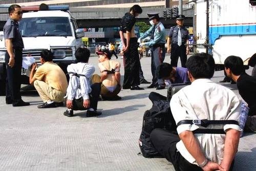 窃贼欲拍晕主人结果把人打醒,小偷智商为何这么“捉急”?