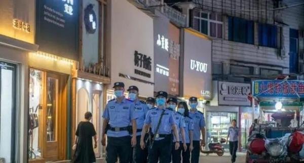 多地官员暗访夜市