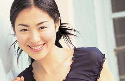 她因“赛西施”爆红，与聂远相恋十年，却转身嫁给乾隆后裔，她是谁？