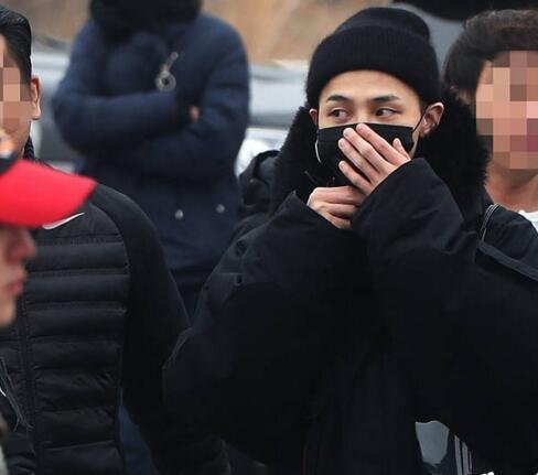 权志龙服兵役洗纹身了吗