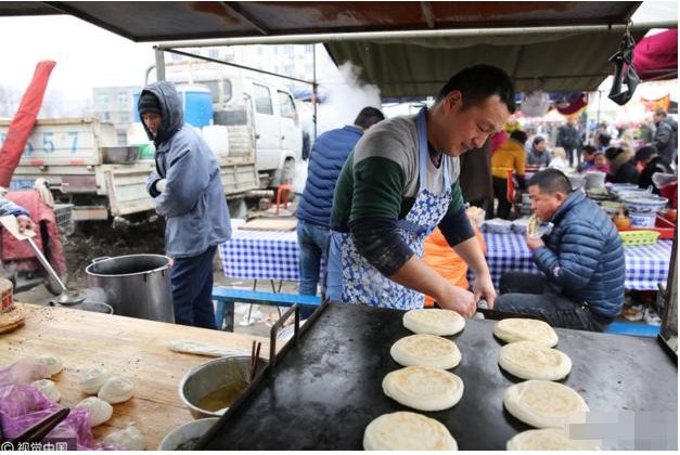 老师辞职卖肉夹馍是怎么回事？