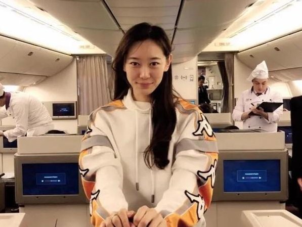东京奥运会，击剑冠军孙一文因颜值上热搜，对此你怎么看？