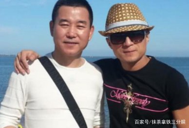 潘长江的亲弟弟也是圈内人,身高长相差距大,站一起都认不出,他是谁?