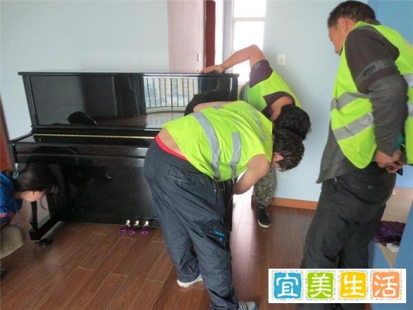 搬一架钢琴需要多少钱?柏通乐器告诉你钢琴搬家费用
