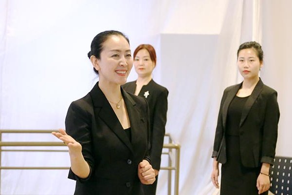 娉婷的意思拼音
