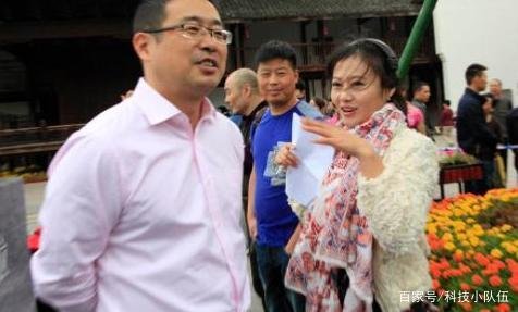 女主播离婚后上<非诚勿扰>相亲,现身1小时被富商牵走,后来怎样?