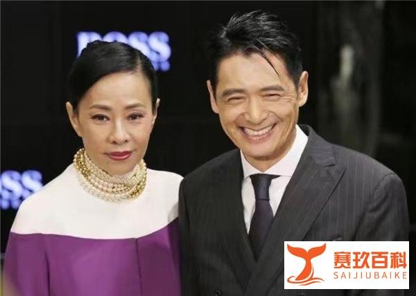 台媒曝周润发裸捐56亿身家内情，亲妹妹称赞他的决定是光宗耀祖