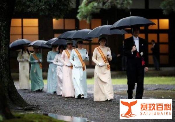 日本皇室宣布真子公主婚讯，不办婚礼，长期遭诽谤患上精神疾病