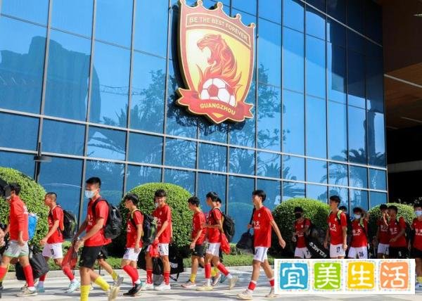 许家印笑了!足校15岁少年火线晋升至恒大一线队