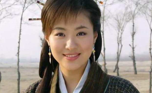 她因“赛西施”爆红,与聂远相恋十年,却转身嫁给乾隆后裔,她是谁?