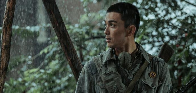 《我和我的父辈》总票房破突12亿,外界对这部影片的评价如何?