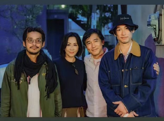刘嘉玲分享梁朝伟与藤冈靛、小轮车车手上原洋的合照，这是怎样的颜值盛宴？